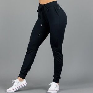 BuffBunny Jasmine Joggers- Black, size small